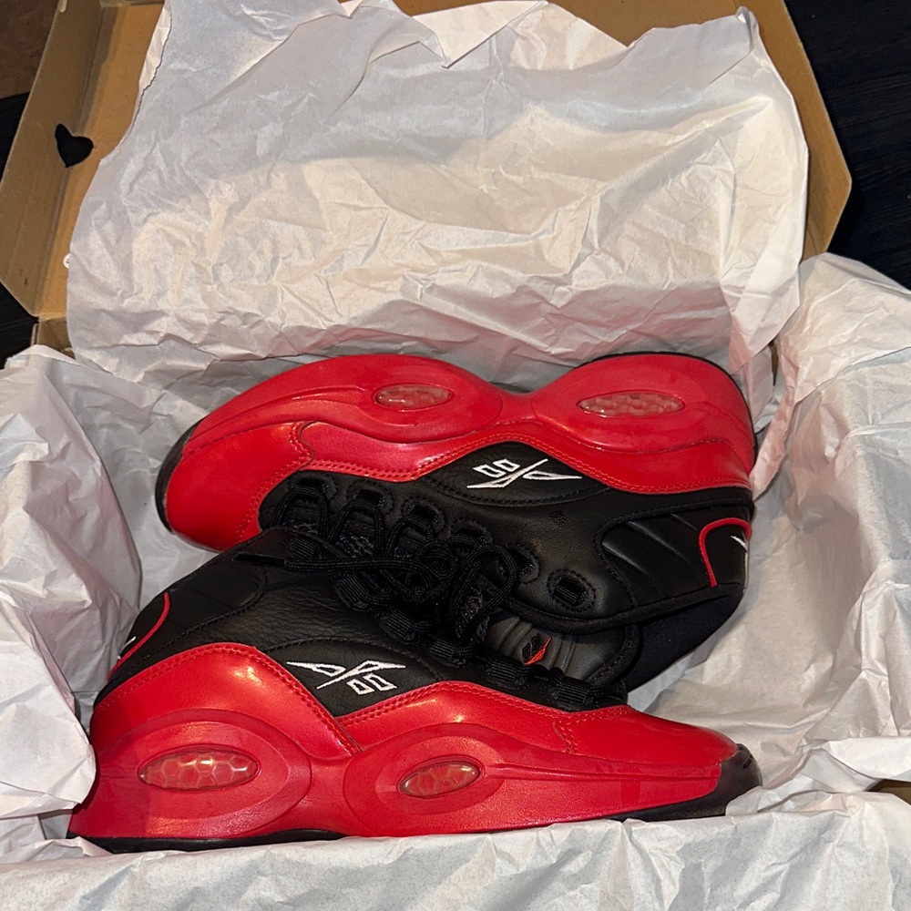 Reebok Men's Black and Red Athletic Shoes